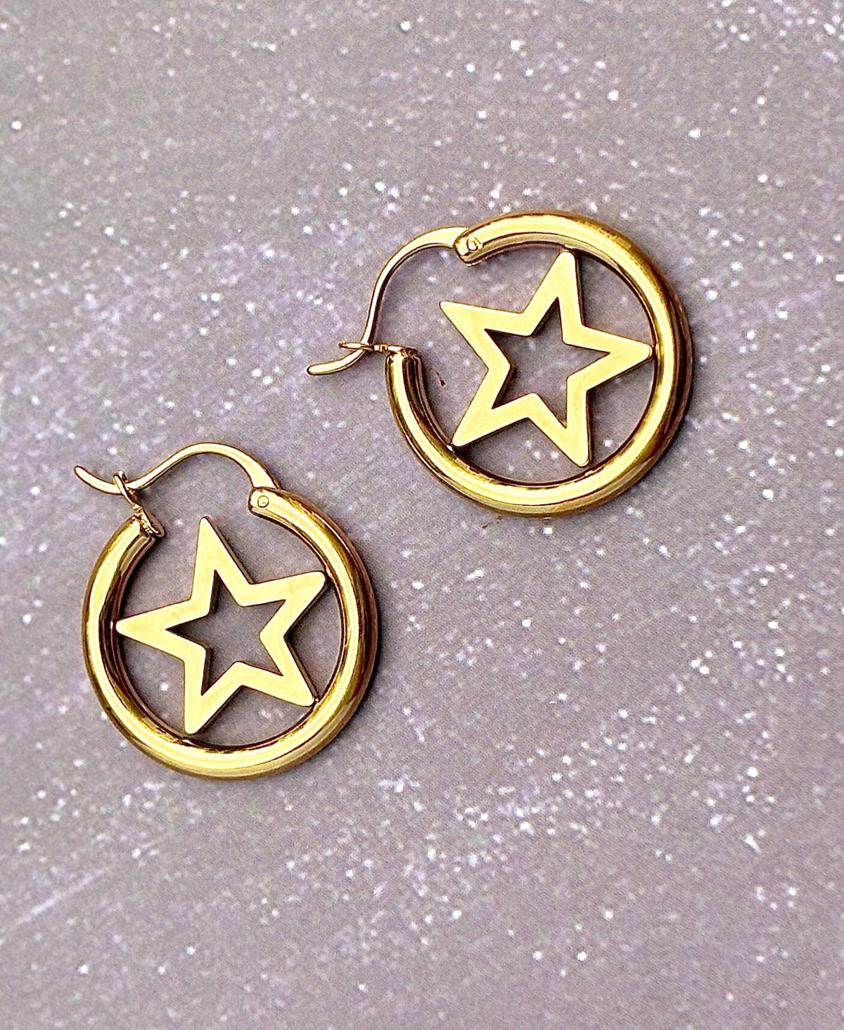Dainty Star Hoops — Gold